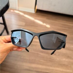 Stylish Black cut Sunglasses unisex